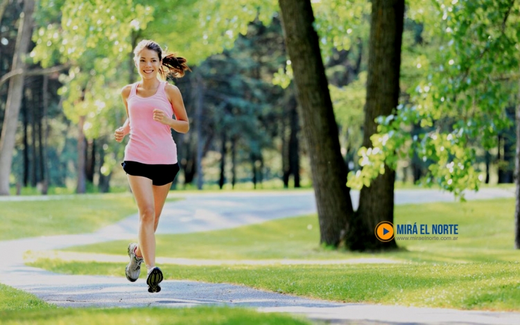 0_mujer-corriendo-parque-saludable.jpg