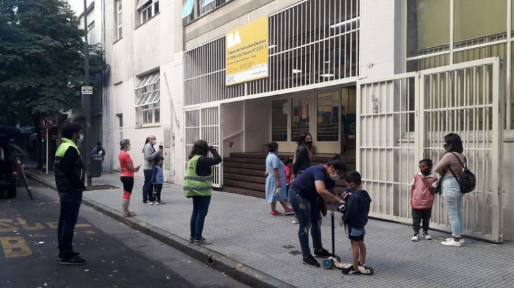 0_abren-las-escuelas-en-bbss-ch.jpg