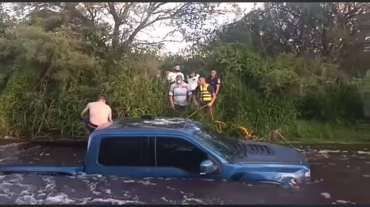 0_camioneta-rio-san-marcos-sierra.jpg