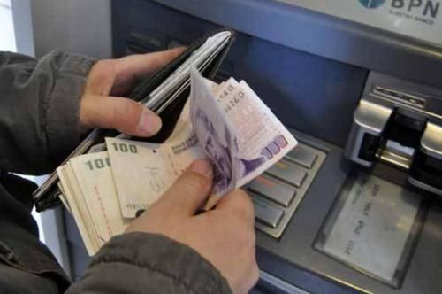 0_cobro-banco-cajero.jpg