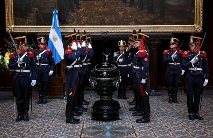 0_de-la-rua-restos.jpg