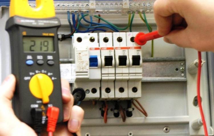 0_electricistas-habilitados-1.jpg