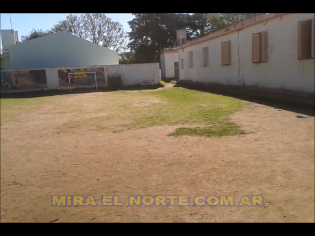 0_escuela-en-sarmiento.png