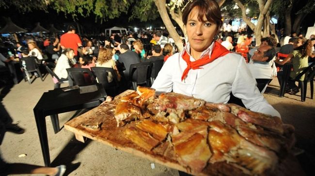 0_festival-de-quilino-cabrito-en-bandeja.jpg