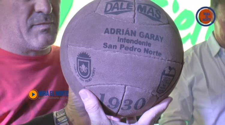 0_festival-del-futbol-pelotas-marron.jpg