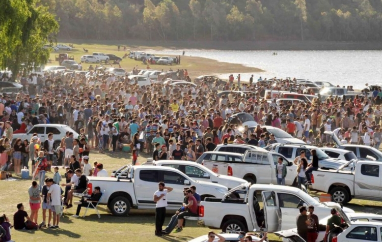 0_fiesta-embalse.jpg