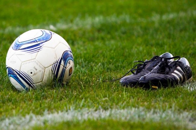 0_futbol-botines-pelota.jpg