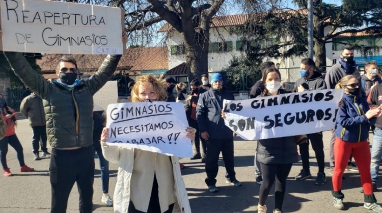 0_gimnasios-protesta-2.jpg