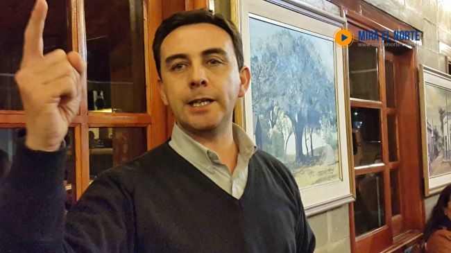 0_gustavo-ruiz-en-cena-con-radicales.jpg