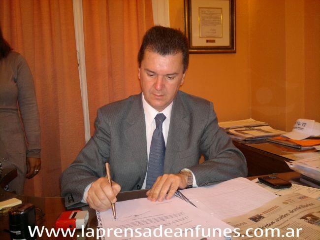 0_intendente-teijeiro-firma.jpg