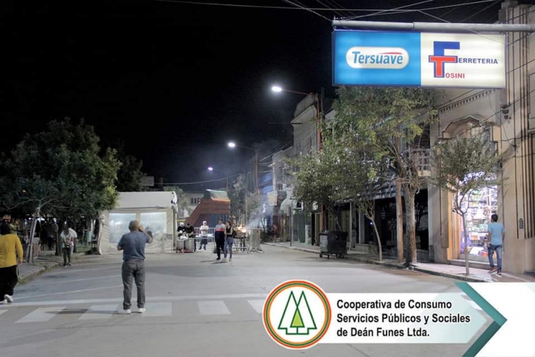 0_luminaria-plaza-sarmiento.jpg