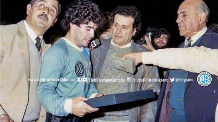0_maradona-chichi.jpg