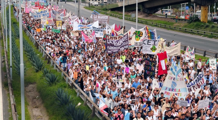 0_marcha-docente-en-buenos-aires.jpg