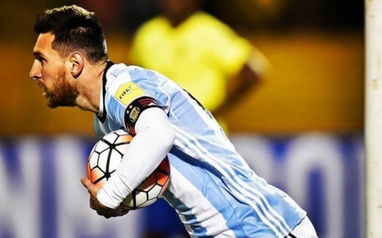 0_messi-con-el-futbol.jpg