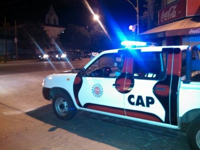 0_movil-de-la-policia-de-noche.jpg