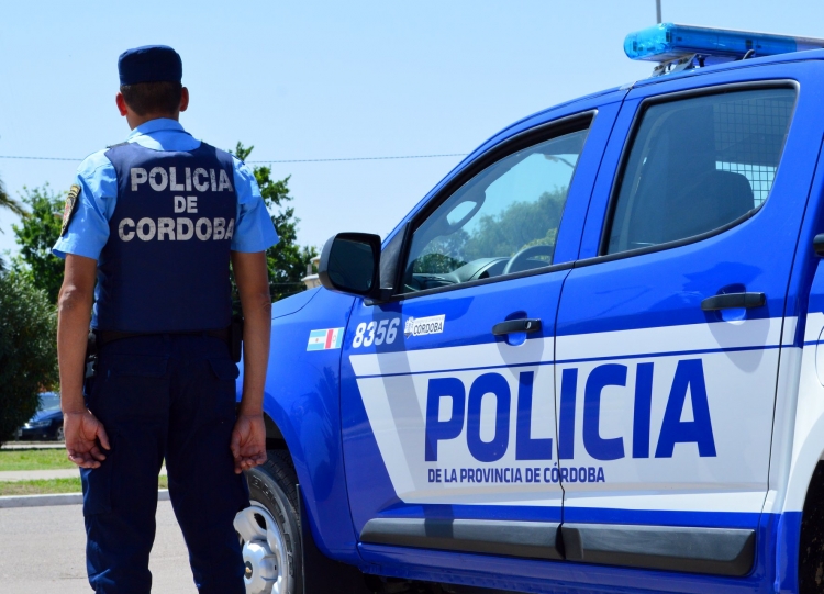 0_movil-policial-espalada.jpg