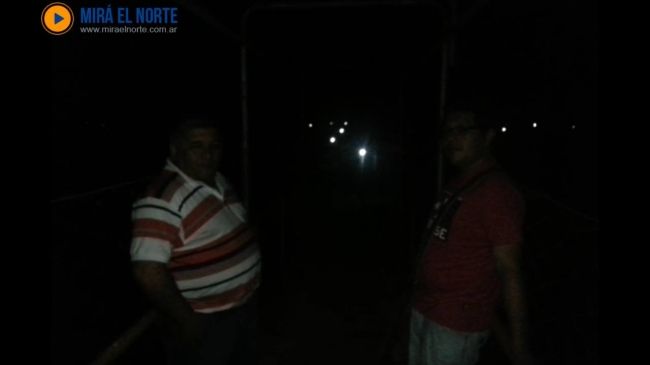 0_pasarella-en-la-oscuridad.jpg