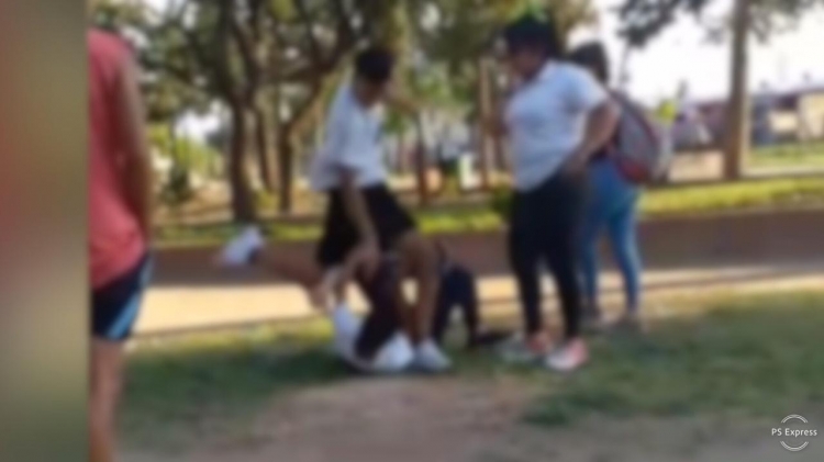 0_pelea-jovenes.jpg