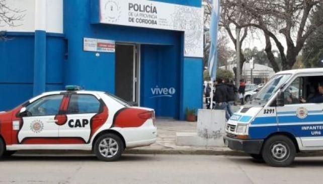 0_policia-en-la-cooperativa-de-las-varillas.jpg