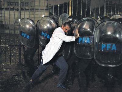 0_represion-a-docentes.jpg