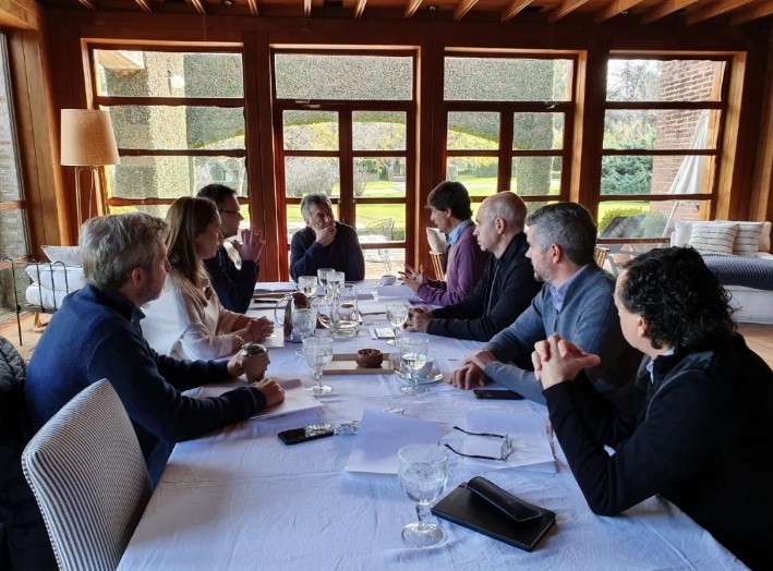 0_reunion-los-abrojos.jpg