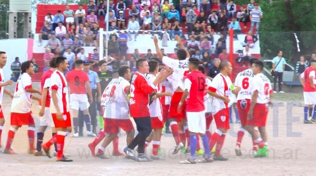 0_sportivo-festeja-cancha-de-dean-funes-log.jpg