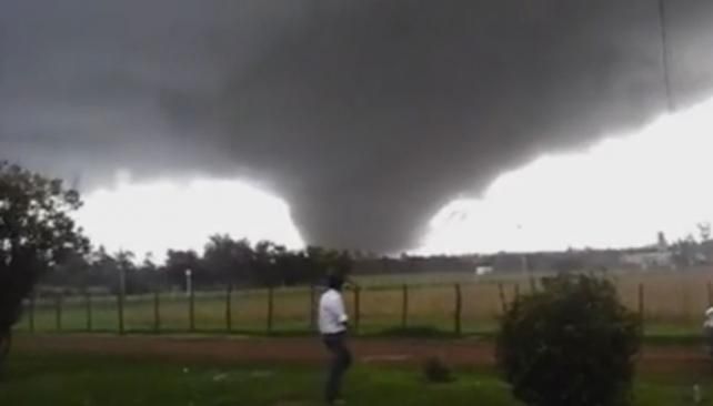 0_tornado-en-uruguay.jpg