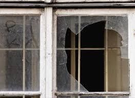 0_ventana-vidrio-roto.jpg