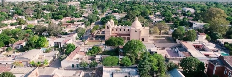 0_villa-tulumba-desde-el-aire-iglesia-y-pueblo.jpg