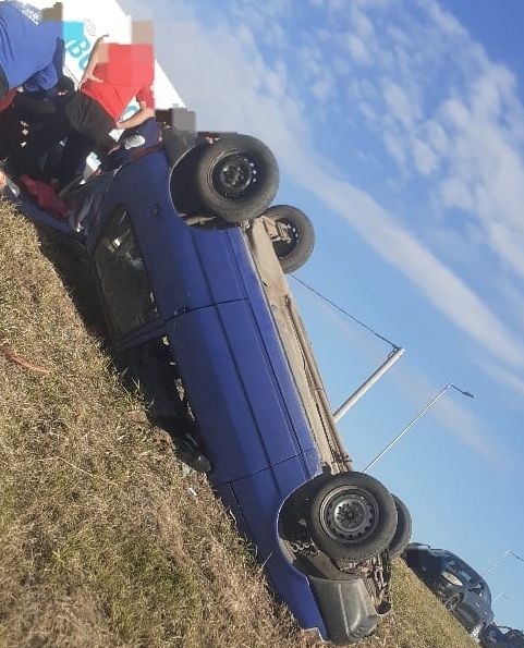 1042_auto-dado-vueltas.jpg