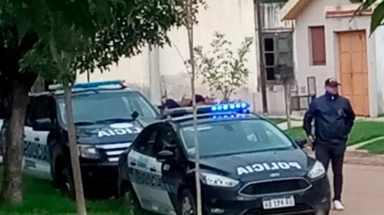 1057_detienen-a-una-mujer.jpg