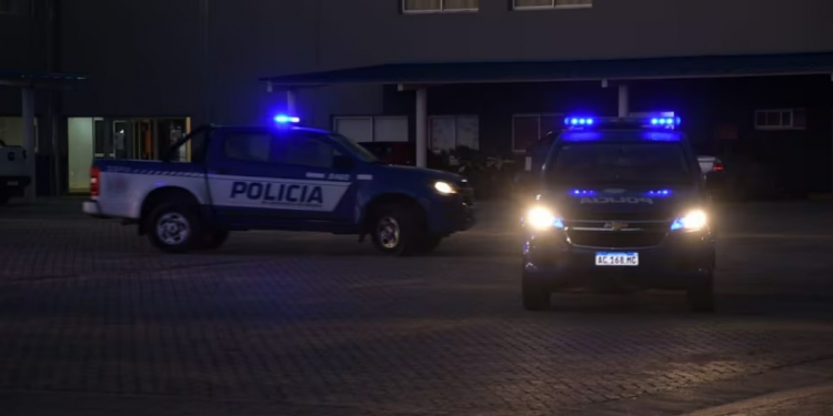 1098_moviles-policiales-de-noche.jpg