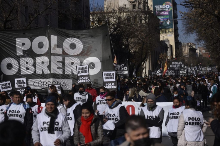 127_el-polo-obrero-se-moviliza-por-el-centro-de-c-rdoba-ch.jpg