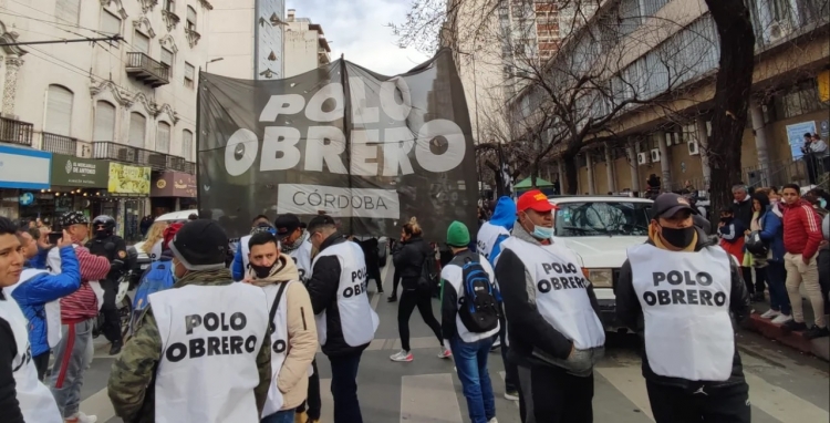 127_tras-la-postergaci-n-por-el-clima-la-unidad-piquetera-marcha-y-acampa-en-c-rdoba.jpg