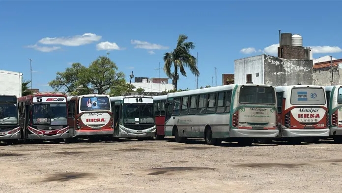 1303_paro-colectivos-mariano-moreno-3.jpg