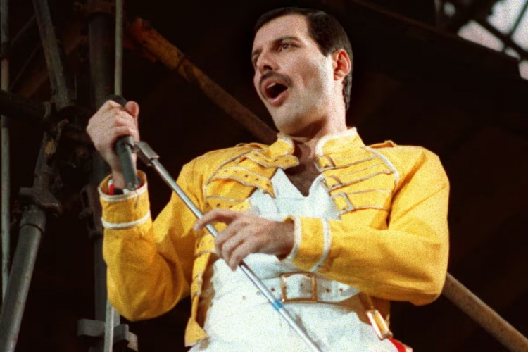 1304_freddie-mercury-en-mp7lcosixbehpbo5lsuyfha4tm.jpg