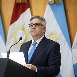 1304_martinllaryoragob.jpg