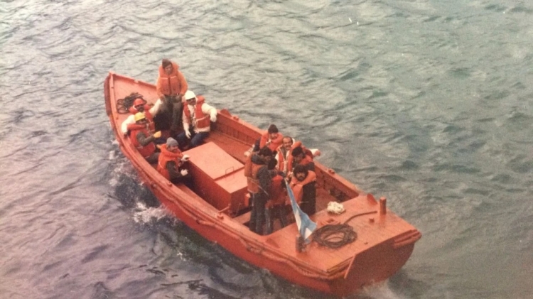 143_fueron-a-buscar-chatarra-al-atl-ntico-sur-y-terminaron-prisioneros-del-ej-rcito-brit-nico-ch.jpg