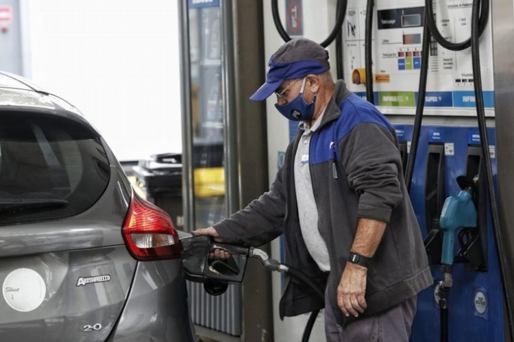 149_el-gobierno-posterg-la-suba-de-los-impuestos-a-los-combustibles.jpg