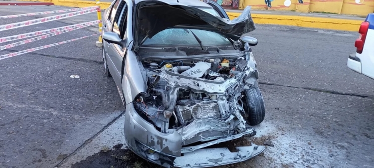 162_incre-ble-accidente-en-la-costanera-de-c-rdoba-dej-a-dos-personas-heridas-ch.jpg