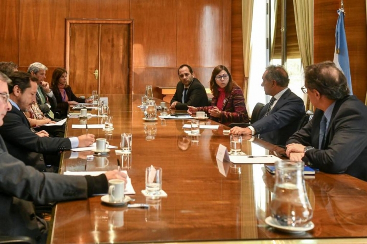 189_el-gobierno-les-pide-a-productoras-y-supermercados-que-retrotraigan-precios-ch.jpg