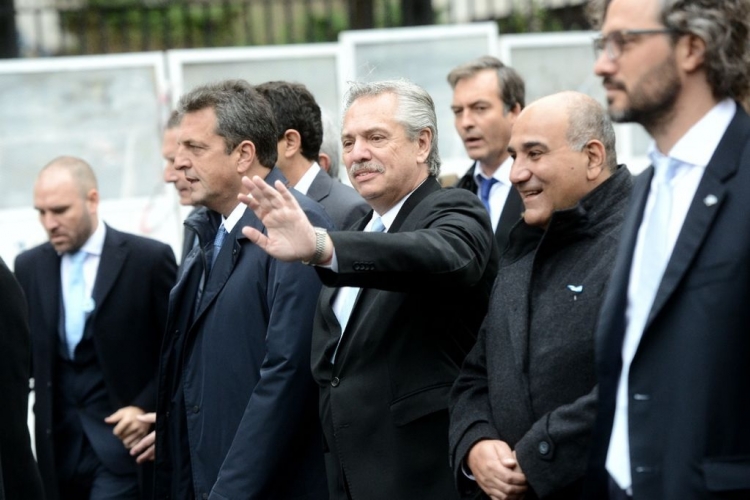 189_podr-a-haber-nuevos-cambios-en-el-gabinete-2-ch.jpg