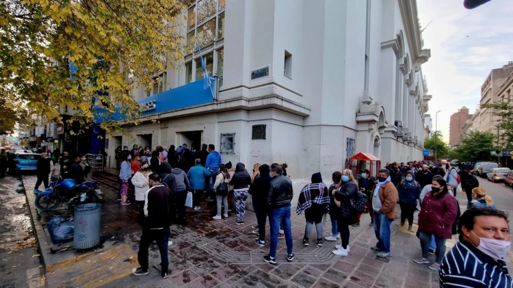 222_este-lunes-contin-a-el-pago-de-la-primera-cuota-del-bono-de-18-mil-2-ch.jpg