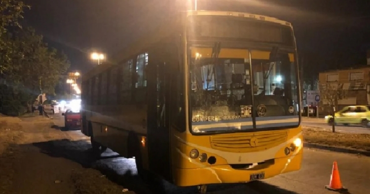 250_un-hombre-fue-hospitalizado-tras-ser-embestido-por-un-colectivo-de-coniferal-ch.jpg