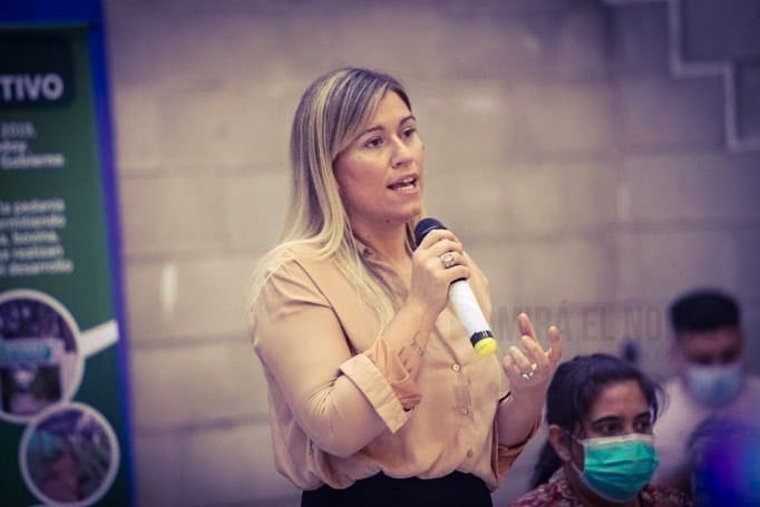 258_tania-kyshakevych-habla-en-mic.jpg