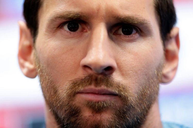 28_messi-cara-se-va-del-barcelona.jpg