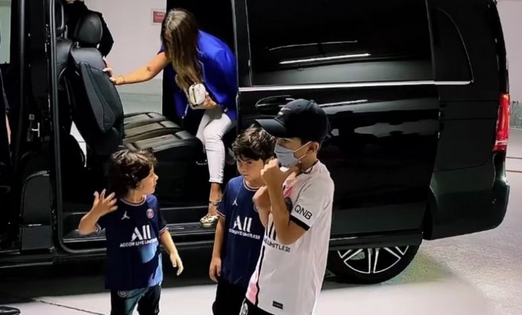 28_sus-hijos-con-lo-nuevas-colores-q-representara-su-papa-ch.jpg