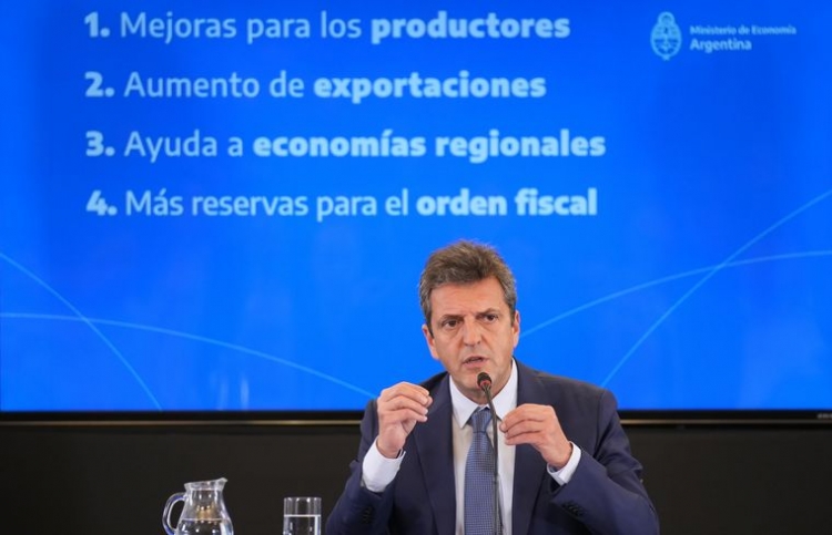 291_massa-anunci-un-d-lar-a-200-pesos-para-las-exportaciones-de-soja.jpg