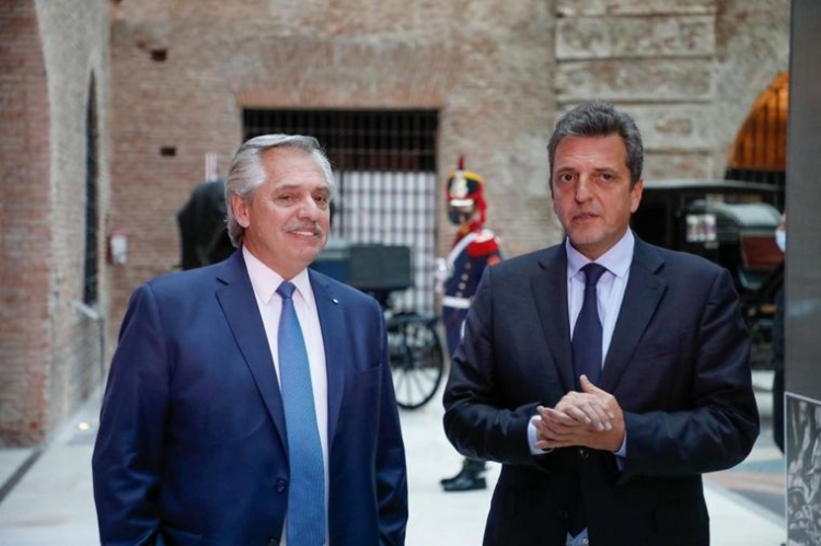 291_massa-y-fern-ndez-evaluaron-medidas-y-la-hoja-de-ruta-ch.jpg