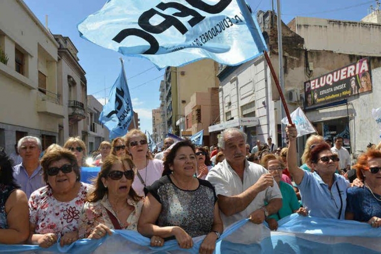 310_en-desaf-o-al-gobernador-schiaretti.jpg